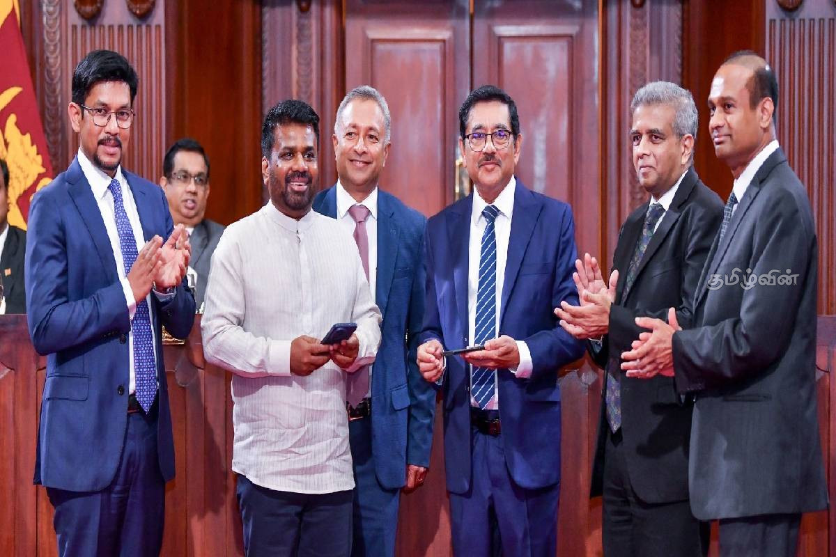 5,000 ரூபா வரையான பரிமாற்றங்களுக்குச் சேவைக்கட்டணத்தை நீக்கிய ஜனாதிபதி | National Qr Payment Revolution Begins