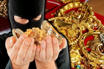 முல்லைத்தீவில் வீடு உடைத்து பெருமளவான நகைகள் கொள்ளை