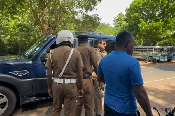 நால்வரை பலியெடுத்த கோர விபத்து ; ஒன்று கூடிய உறவினர்களால் கடும் பதற்றம் | Accident In Kurunagala Tension In Garment Factory