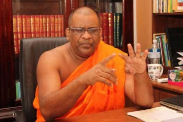 பொலிஸ்மா அதிபர் பதவியை பேராயருக்கு வழங்க வேண்டும்! ஞானசார தேரர்