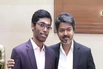 முதலமைச்சருடன் செஸ் விளையாடிய பிரக்ஞானந்தா