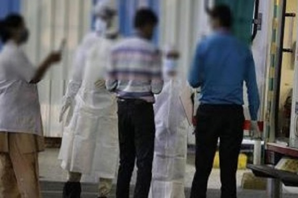 வைத்தியசாலையில் அனுமதிக்கப்பட்டிருந்த மாணவன் மீது மர்மக் கும்பல் அத்துமீறித் தாக்குதல்! - ஐபிசி தமிழ்