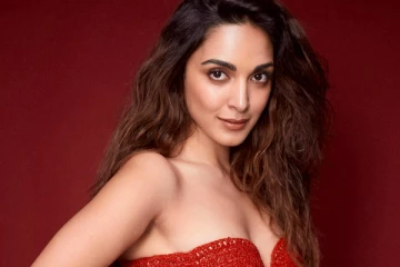 ரெட் ஹாட் உடையில் கியாரா அத்வானி போட்டோஷூட்