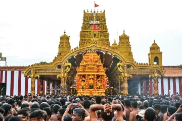 நல்லூர் ஆலயத்தில் நூதன திருட்டு - சிக்கிய வெளிமாவட்டத்தவர்