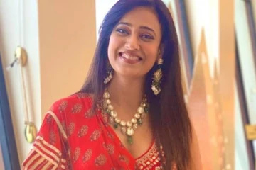 அந்த ஆடை அளவு விஷயத்தில் கடவுளை வம்புக்கு எழுத்த நடிகை! இதெல்லாம் தேவையா?