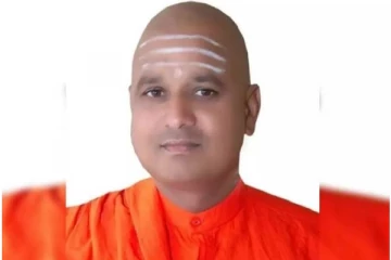 பிரபல சாமியார் தூக்கிட்டு தற்கொலை! 2 பெண்கள் பேசிய ஓடியோ வெளியானதால் எடுத்த விபரீத முடிவு