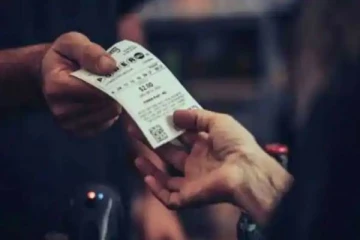 ஒரே ஒரு லொட்டரி டிக்கெட்... ரூ. 3200 கோடி பரிசு! அதிர்ஷ்டசாலியை தேடும் நிறுவனம்;