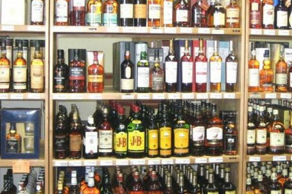 அனைத்து மதுபான கடைகளும் பூட்டு | All Liquor Shops Are Locked