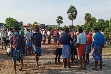 கொரோனா ஊரடங்கை மீறி திறக்கப்பட்ட சந்தையால் கொரோனா பரவும் அச்சம்