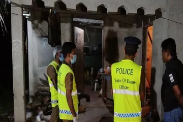 தனிமையில் வசித்த பெண் கைகால்கள் கட்டப்பட்டு, ஆடைகளின்றி படுகொலை; நடந்தது என்ன?