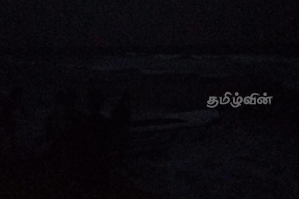 யாழில் நூற்றுக்கு மேற்பட்டவர்களுடன் கரையொதுங்கிய படகு: வெளியானது புதிய தகவல் (Photos) | Damaged Boats On The Beach In Jaffna