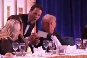 வெள்ளை மாளிகையில் துப்பாக்கிச்சூடு: உயிர் பிழைத்தார் டிரம்ப்