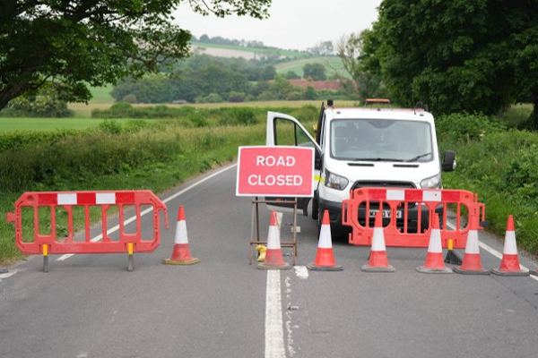 பிரித்தானியாவில் ஈழத்தமிழர்கள் மூவர் கோரப்பலி | Three People Dead Four Injured Horror Crash Uk