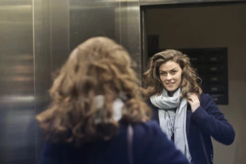 Lift-களின் உள்ளே கண்ணாடி பொருத்தப்படுவதன் காரணம் என்ன தெரியுமா?