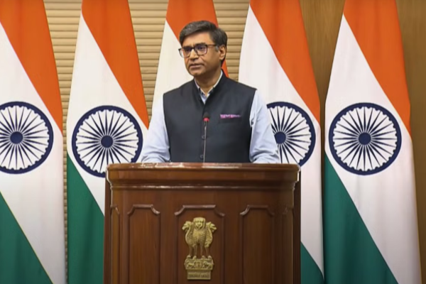 இந்தியாவும் பாகிஸ்தானும் அணு ஆயுதம் பயன்படுத்த தயாராக இருந்தார்கள் - டிரம்ப் பேச்சு | Trump Says India Pakistan Were Going To Go Nuclear