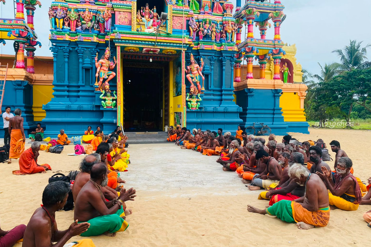 கதிர்காமம் முருகன் ஆலய ஆடிவேல் விழாவின் பாதயாத்திரை நேற்று மட்டகளப்பில்.. 14ஆம் திகதி வரை நீடிப்பு | Kathirkamam Murugan Temple Foot Procession கதிர்காமம் முருகன் ஆலய ஆடிவேல் விழாவின் பாதயாத்திரை நேற்று மட்டகளப்பில்.. 14ஆம் திகதி வரை நீடிப்பு | Kathirkamam Murugan Temple Foot Procession