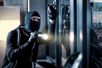 கண்டியில் பல இலட்சம் ரூபா பெறுமதியான தங்க ஆபரணங்கள் கொள்ளை