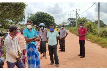 திருகோணமலையில் கிரவல் அகழ்விற்கு எதிராக எதிர்ப்பு தெரிவித்து  ஆர்ப்பாட்டம் (Photos)