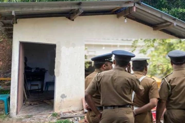 பாடசாலை ஒன்றில் இருந்து மீட்கப்பட்ட அபாயகரமான பொருட்கள்! பரபரப்பு சம்பவம்