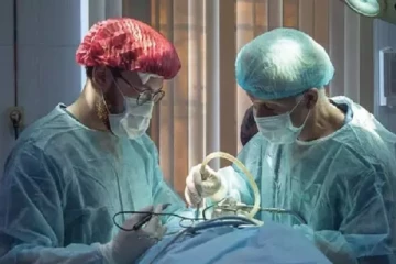 புற்றுநோயால் வெட்டி எடுக்கப்பட்ட நாக்கு! கை தசையை பொருத்திய பின் பேசிய பெண்