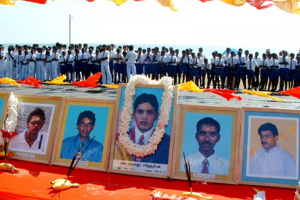சிறிலங்கா படையினரால் படுகொலை செய்யப்பட்ட தமிழ் மாணவர்களின் நினைவஞ்சலி! | Five Students Murder In Trinco Not Justice 14 Year
