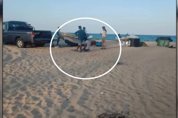 மட்டக்களப்பில் ஈவிரக்கமற்ற செயல்; முழங்காலில் இருக்க வைத்து சித்திரவதை