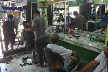 முல்லைத்தீவு மாவட்ட சிகையலங்கார நிலையங்களிலும் சேவை கட்டணம் அதிகரிப்பு (Photo)