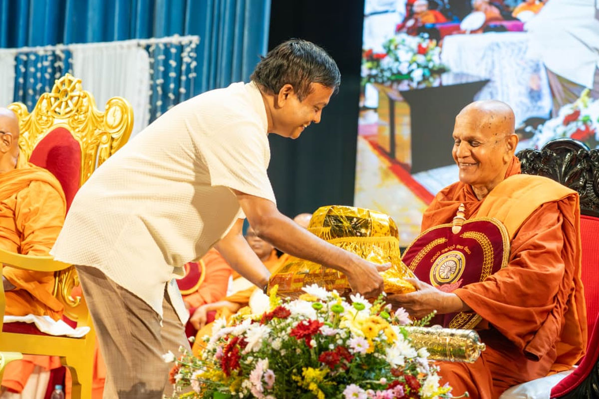 අතිපූජ්‍ය නිකපොත චන්ද්‍රජෝති නාහිමියෝ උඩරට අමරපුර මහා නිකායේ මහානායක ධුරයෙන් පිදුම් ලබති | New Appointment Mahanayake Amarapura Nikaya