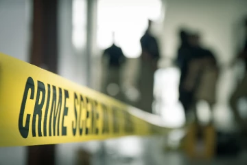 வீடொன்றில் பொல்லால் தாக்கப்பட்டு ஒருவர் கொலை