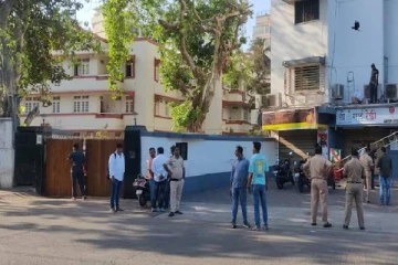 பிரபல இந்திய நடிகர் வீட்டுக்கு அருகில் இடம்பெற்ற துப்பாக்கிச்சூடு!