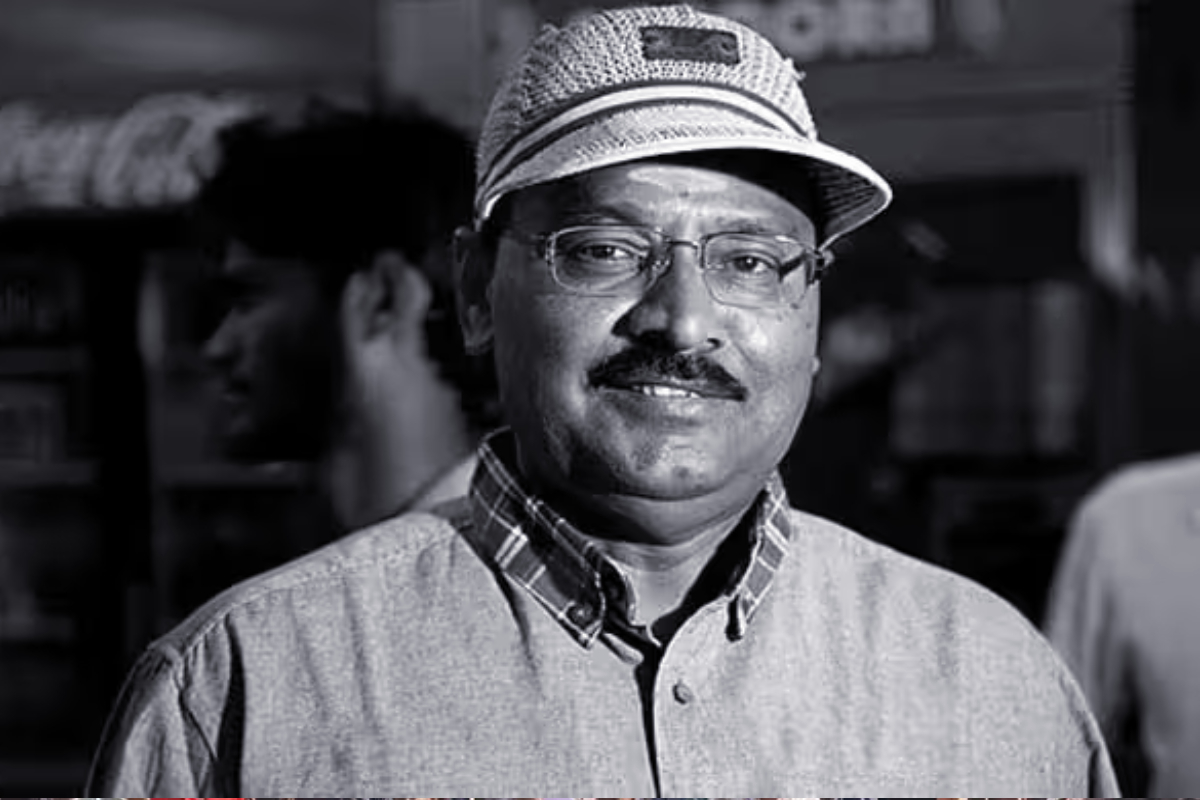பாக்யராஜ் இறுதி ஊர்வலத்தில் நடிகை ராதிகா செய்த வேலை! காணொளி வைரல் | Actress Radhika Bhagyaraj Funeral Procession Viral