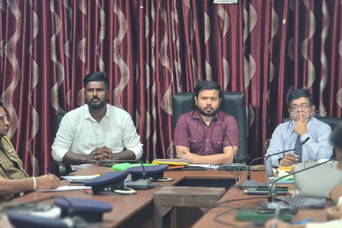 குளங்கள் மற்றும் நீர்ப்பாசன அமைப்புகளைச் சுற்றியுள்ள ஆக்கிரமிப்புகள் தொடர்பான முக்கிய கலந்துரையாடல் | Discussion Encroachments Ponds And Irrigation குளங்கள் மற்றும் நீர்ப்பாசன அமைப்புகளைச் சுற்றியுள்ள ஆக்கிரமிப்புகள் தொடர்பான முக்கிய கலந்துரையாடல் | Discussion Encroachments Ponds And Irrigation