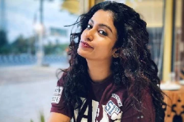 பயங்கர மாடர்ன் உடையில் பாரதி கண்ணம்மா ரோஷினி ! எப்படி போஸ் கொடுத்துள்ளார் பாருங்க..