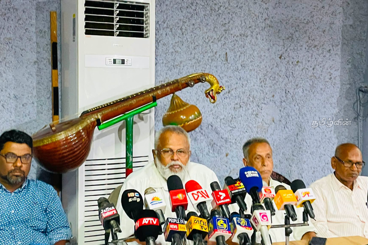 எமது காலத்தில் ஆயிரக்கணக்கான ஏக்கர் காணிகளை விடுவித்தோம் - டக்ளஸ் தெரிவிப்பு | Freed Lands Fought For The Disappeared எமது காலத்தில் ஆயிரக்கணக்கான ஏக்கர் காணிகளை விடுவித்தோம் - டக்ளஸ் தெரிவிப்பு | Freed Lands Fought For The Disappeared