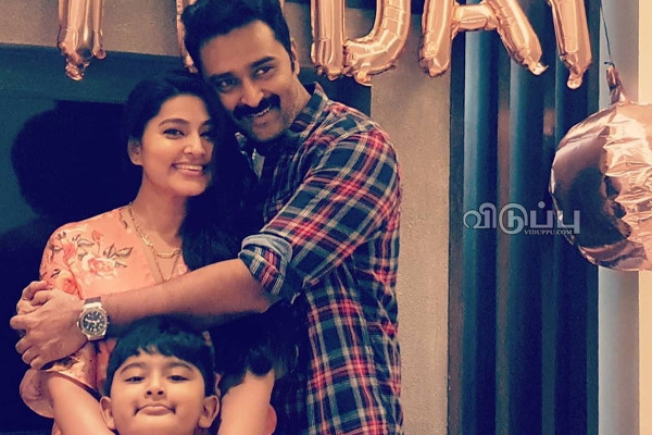 சினேகா, மீனா முதல் விஜய் - சங்கீதா விவாகரத்து வரை!! எல்லாத்துக்கும் இந்த ஒரு காரணம் தான்.. | Celebrities Her Divorce Rumours Viral Post சினேகா, மீனா முதல் விஜய் - சங்கீதா விவாகரத்து வரை!! எல்லாத்துக்கும் இந்த ஒரு காரணம் தான்.. | Celebrities Her Divorce Rumours Viral Post