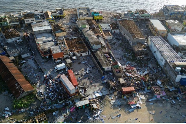 ඉතිහාසයේ බිහිසුණුම සුළි කුණාටුව - බ්රිතාන්යයන්ට වැදගත් නිවේදනයක් මෙන්න | Britain Braces For Worst Ever Hurricane ඉතිහාසයේ බිහිසුණුම සුළි කුණාටුව - බ්රිතාන්යයන්ට වැදගත් නිවේදනයක් මෙන්න | Britain Braces For Worst Ever Hurricane