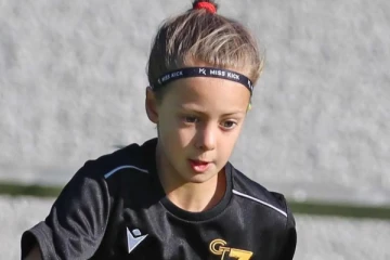 கால்பந்து பயிற்சி மைதானத்தில் கார் விபத்து: 10 வயது சிறுமி பலி! குடும்பத்தினர் கண்ணீர் இரங்கல்!