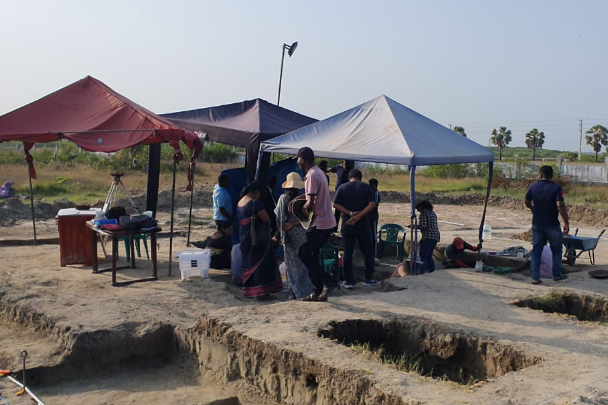 செம்மணியில் மேலும் 4 மனித எலும்புக்கூடுகள் அடையாளம் | 4 More Human Skeletons Identified In Semmani செம்மணியில் மேலும் 4 மனித எலும்புக்கூடுகள் அடையாளம் | 4 More Human Skeletons Identified In Semmani