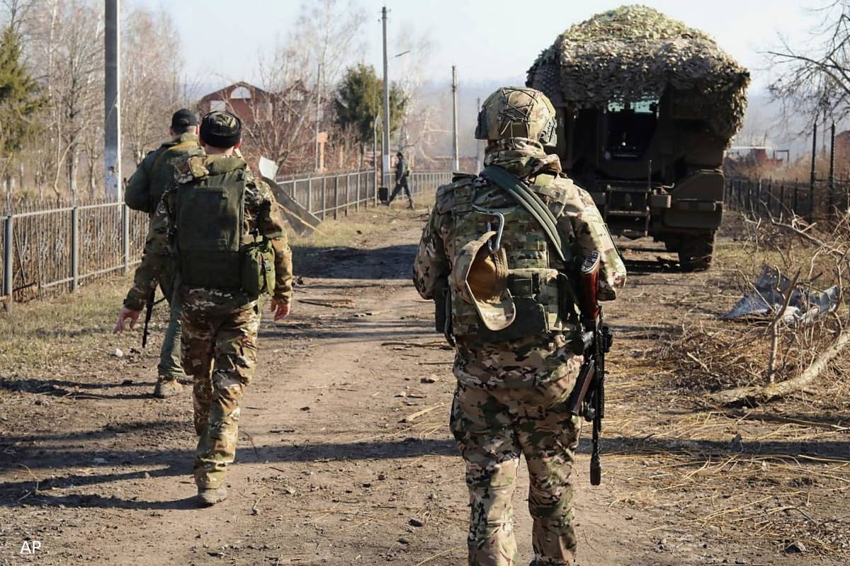 Uk general Mike Elviss warning about russian army