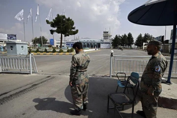 ඇෆ්ගනිස්ථානයේ බෝම්බ පිපිරීමකින් ප්‍රභලයෙක් ඇතුළු බොහෝ පිරිසක් ජීවිතක්ෂයට.