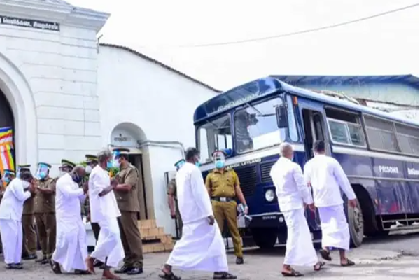 அரசியல் கைதிகள் விடுதலை விவகாரத்தில் சந்தேகம்: குரலற்றவர்களின் குரல் அமைப்பு | Decision Making Power Convicts Murugaiah Gomakan