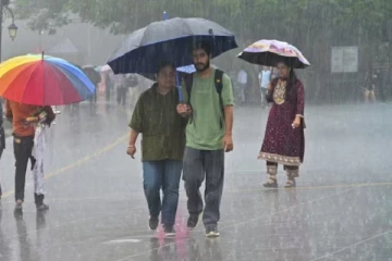 தமிழகத்தில் இன்று 13 மாவட்டங்களில் கனமழை.., எச்சரித்த வானிலை மையம்