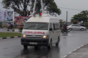 கிளிநொச்சி சந்தையில் நபரொருவர் கீழே விழுந்து உயிரிழப்பு