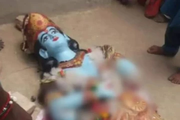 பாகிஸ்தானிலுள்ள கோவில் மீது தாக்குதல் :  கிருஷ்ணர் சிலை உடைப்பு!