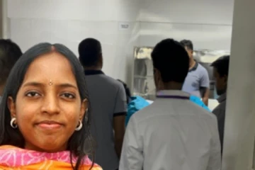 மலர்சாலைக்கு கொண்டு செல்லப்பட்ட பவதாரணியின் உடல்