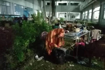 மருத்துவமனை நடைபாதையில் தங்கவைக்கப்பட்டுள்ள நோயாளிகள்!சுகாதார அமைச்சகம் மறுப்பு