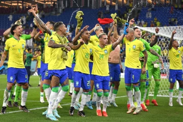 சுவிட்சர்லாந்தை வீழ்த்தி சூப்பர் 16 சுற்றுக்கு முன்னேறிய பிரேசில்: நெய்மர் இல்லாத குறையை தீர்த்த காசெமிரோ