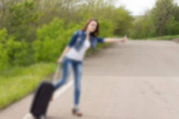 சுவிஸில் லிப்ட் கேட்ட பெண்களுக்கு காத்திருந்த அதிர்ச்சி