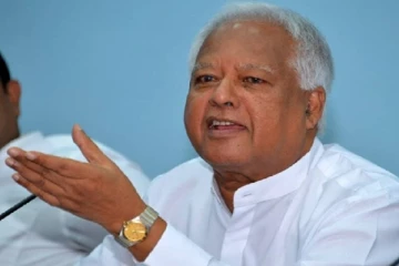 அரசாங்கத்தின் அபத்தமான செயல் பற்றி கூறும் சரத் அமுனுகம
