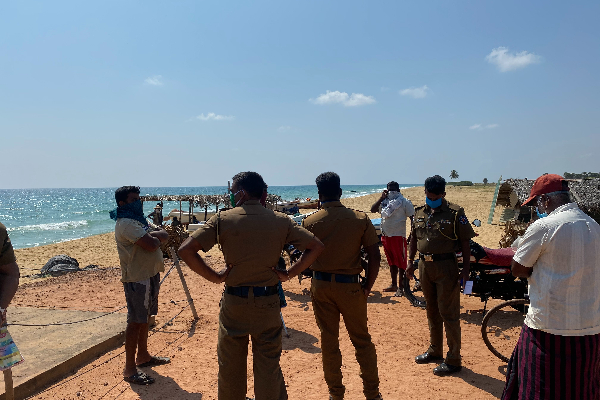 கடற்கரையில்  இளைஞர் ஒருவரின்  சடலம்  மீட்பு | Man Was Recovered From The Beach